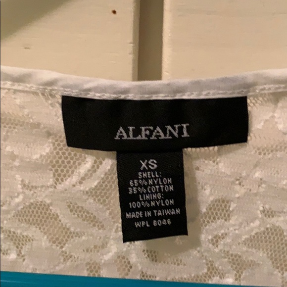 White lace shell NWT - Picture 2 of 3